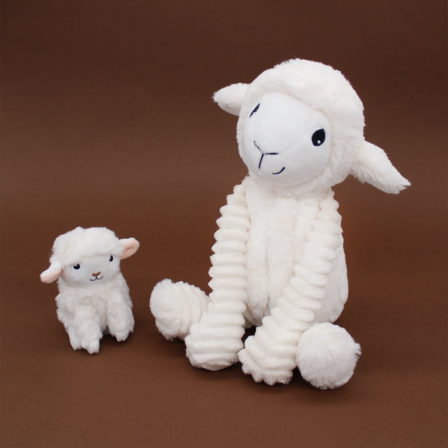 Olou sheep soft toy mom and her white baby Les Ptipotos